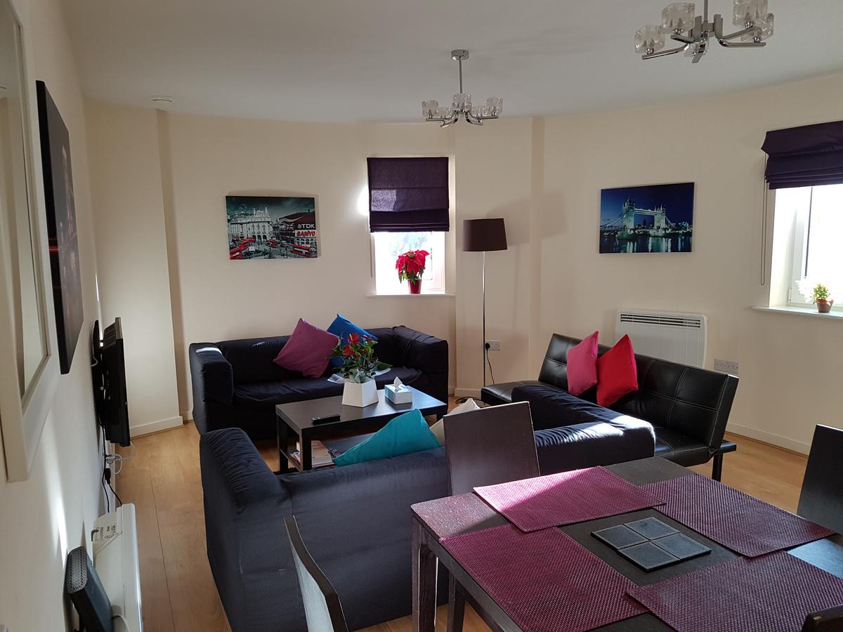 Two Bedrooms, Two Bath, Up To 3 Beds 1 Sofa - Slough Windsor Legoland Exterior photo
